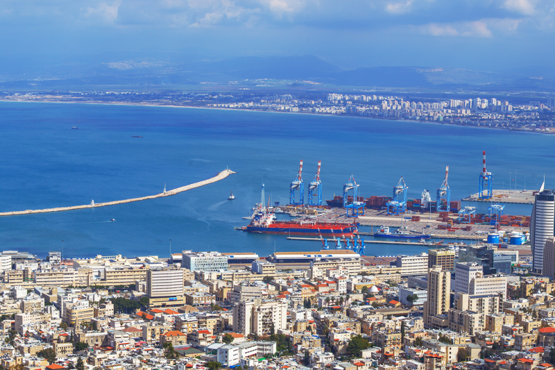 Conflito entre Israel e Hamas gera perturbações no transporte marítimo e aéreo na região 